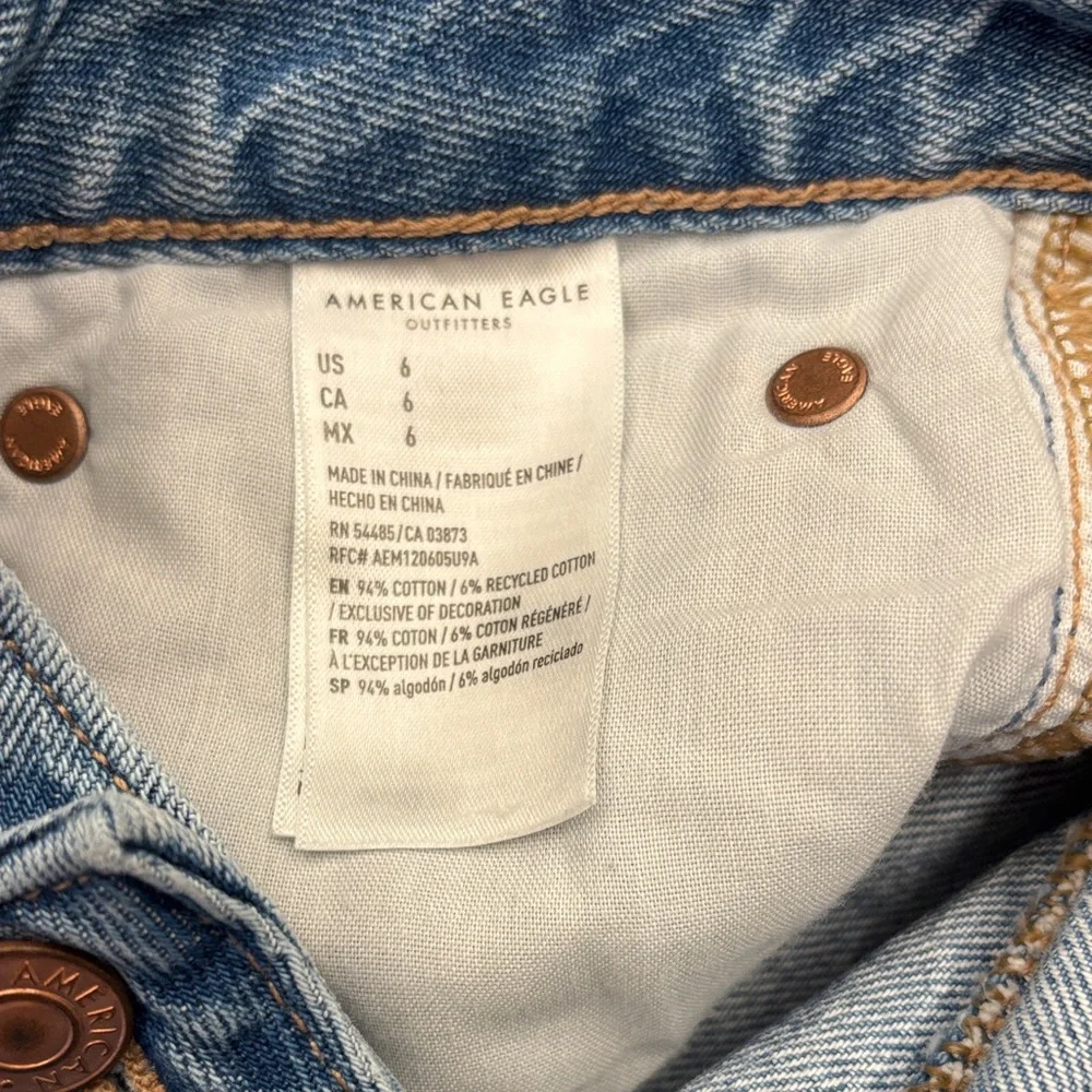 AE Ripped Blue Jean Shorts size 6 - Picture 2 of 4